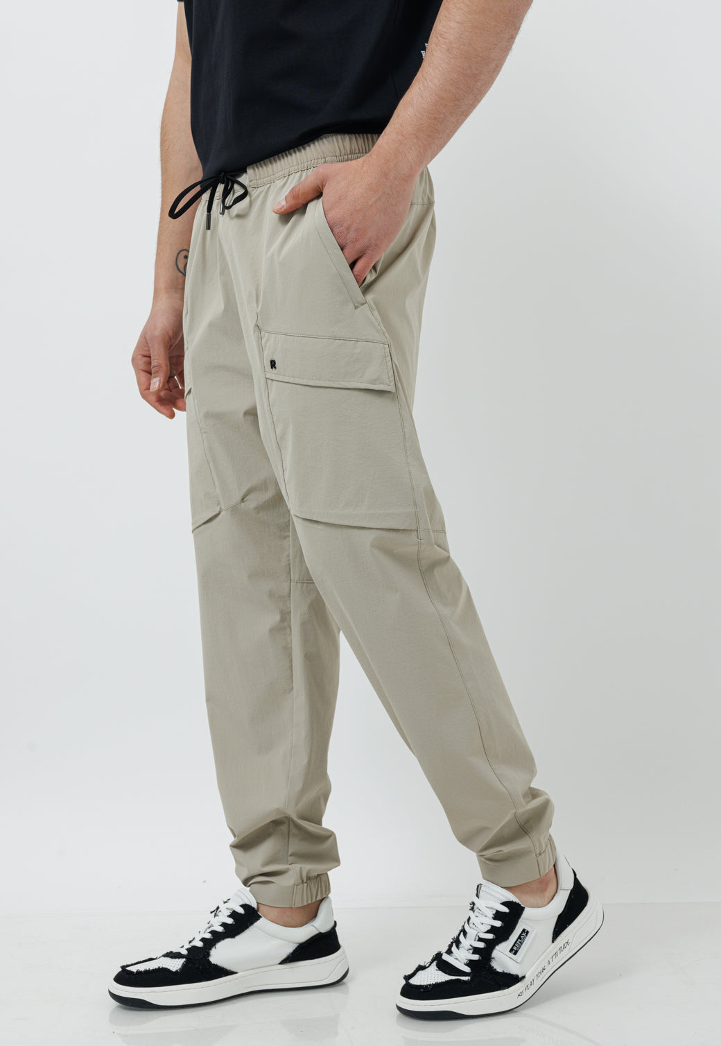 מכנסיים ארוכים לגברים בצבע בז'