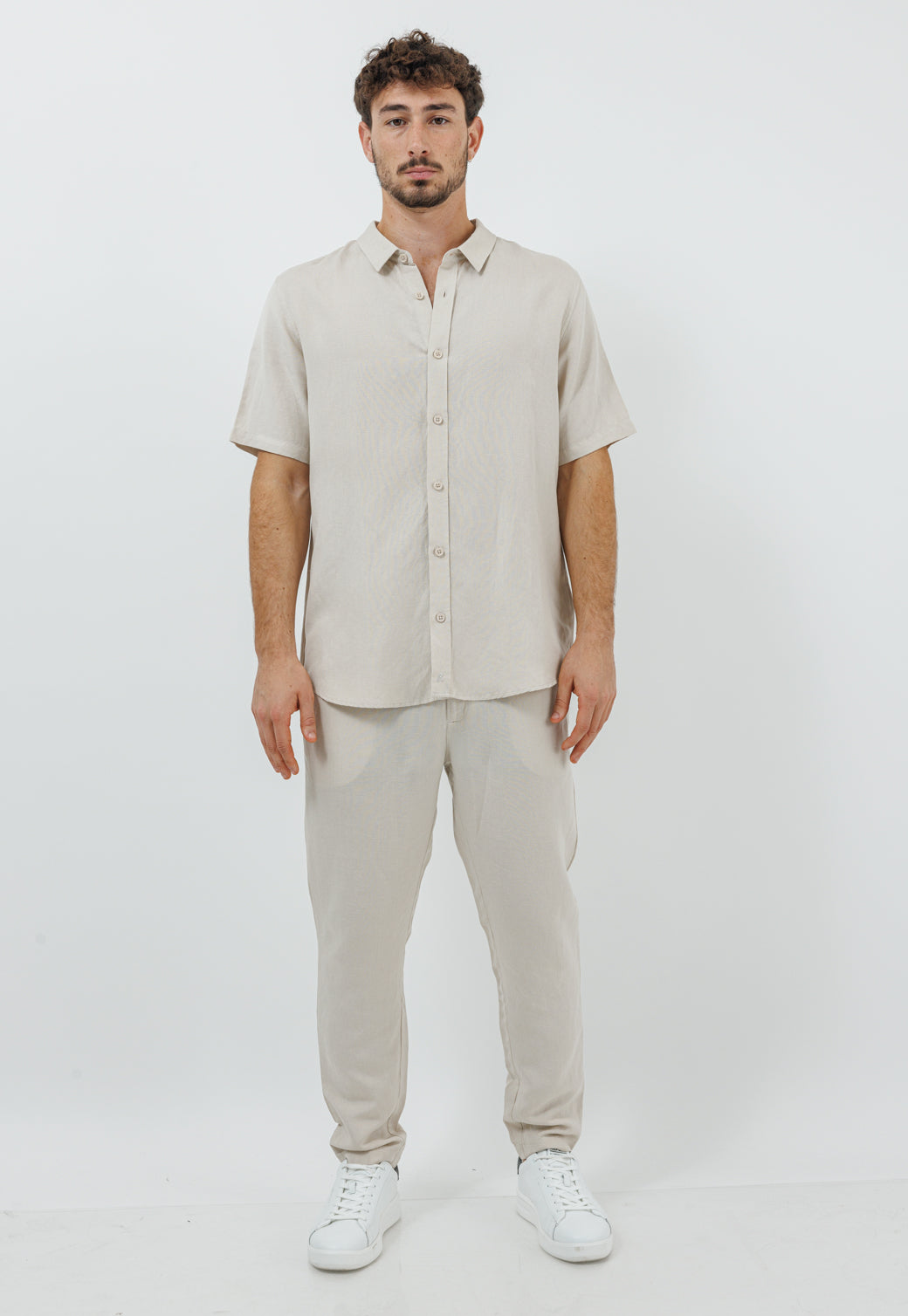 מכנס ארוך לגברים מבד פשתן בגוון בז'