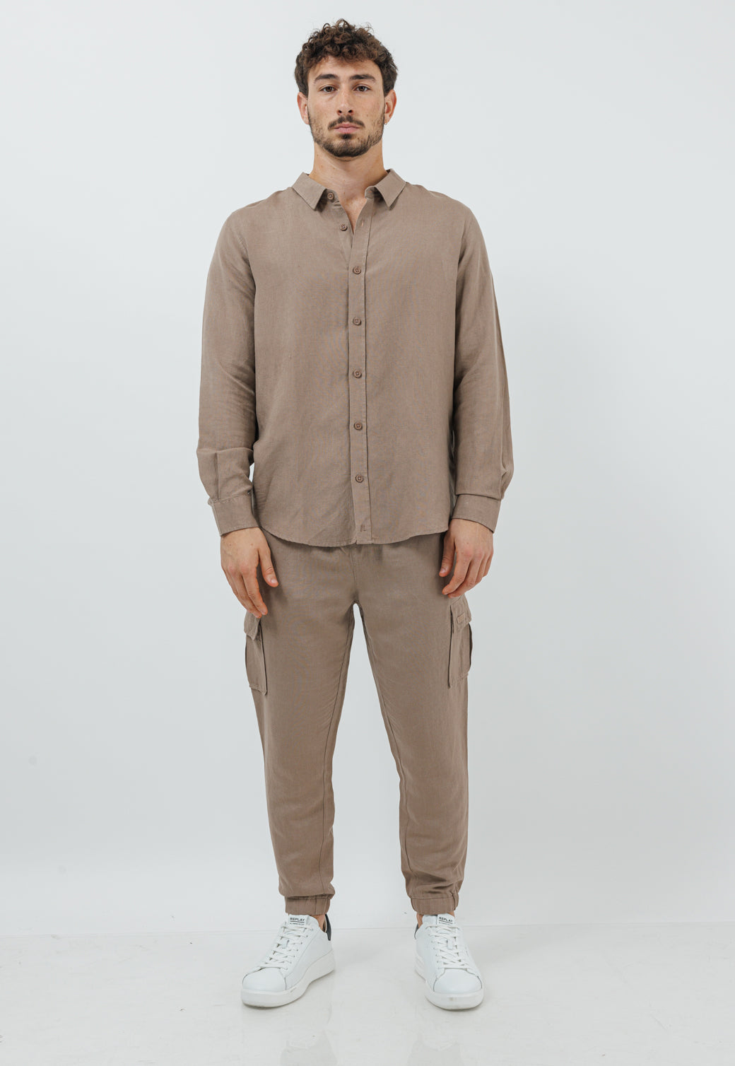 מכנס קארגו ארוך לגברים מבד פשתן בגוון חום