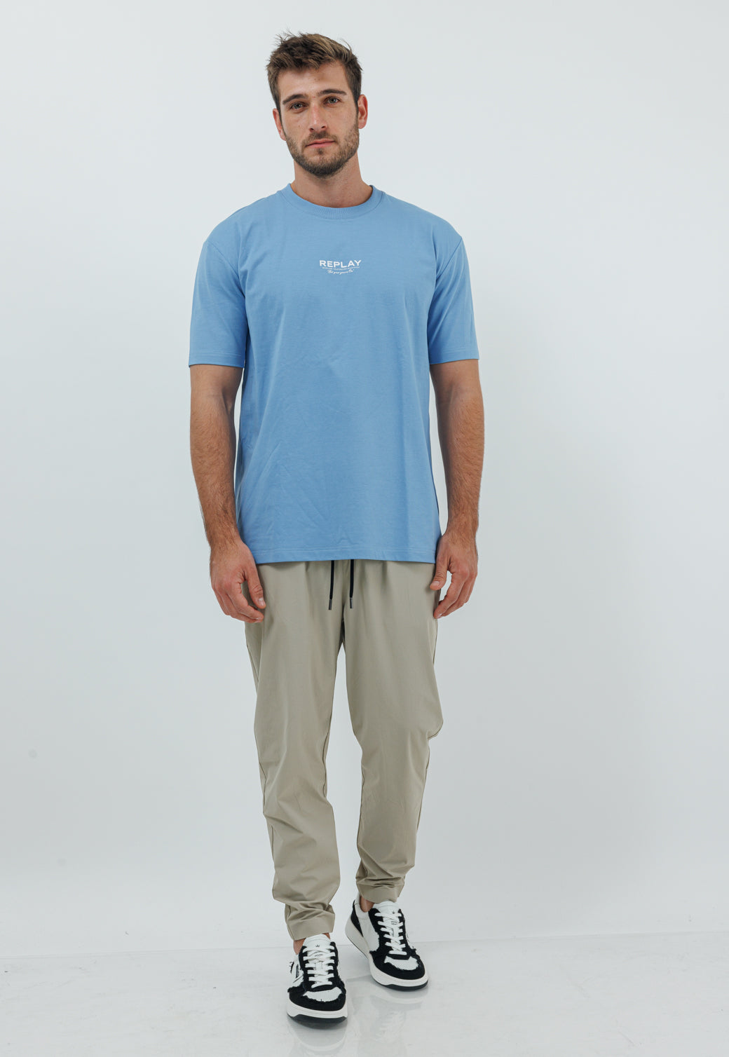 מכנסי ג'וגר ניילון בצבע בז'