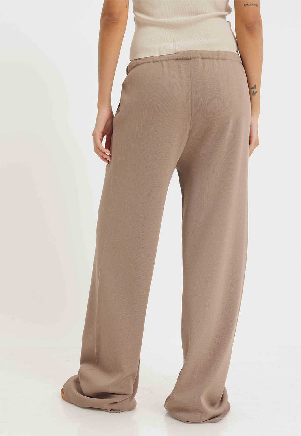 מכנסיים ארוכים לנשים בצבע בז'