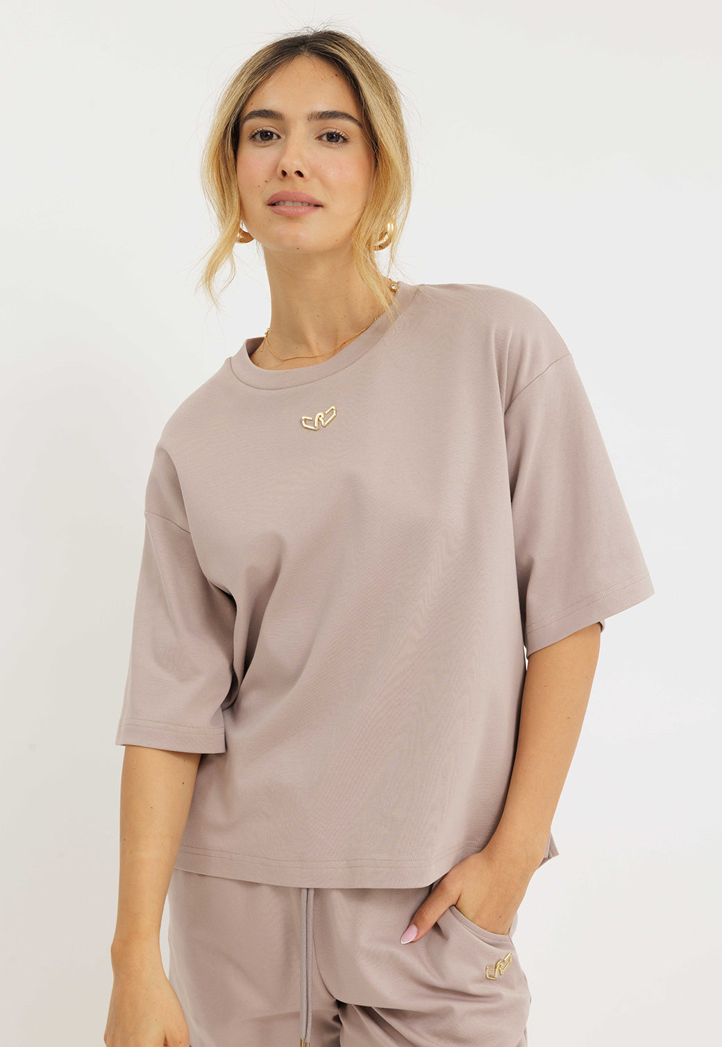 טי שירט לנשים בגזרת אוברסייז