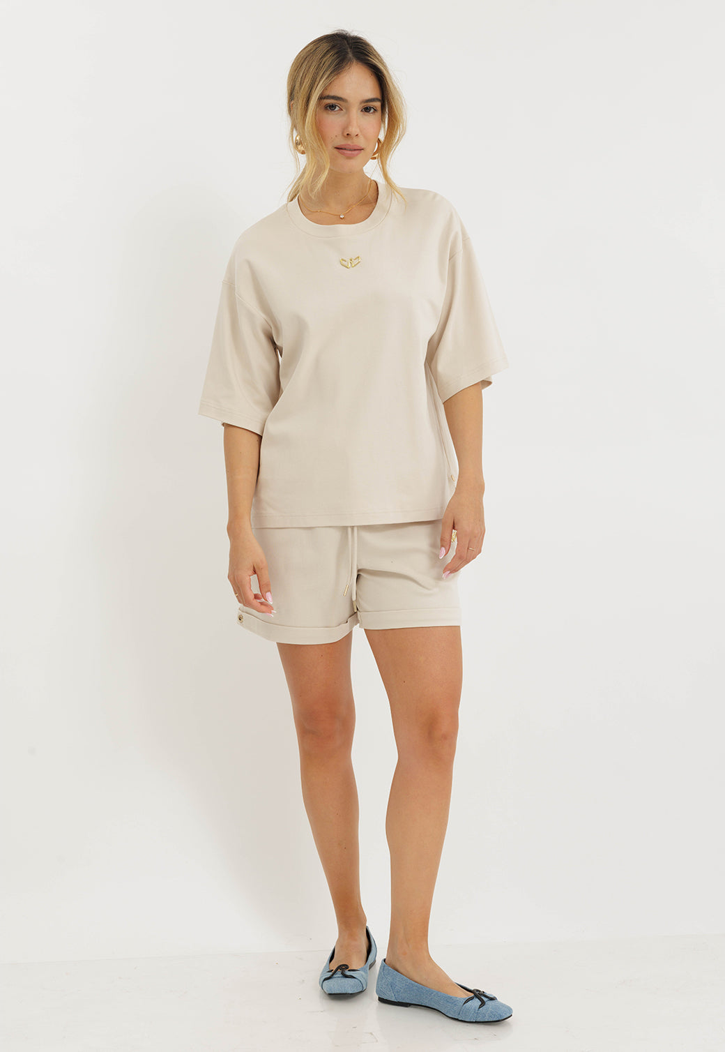 שורטס נשים מבד אינטרלוק צבע קרם