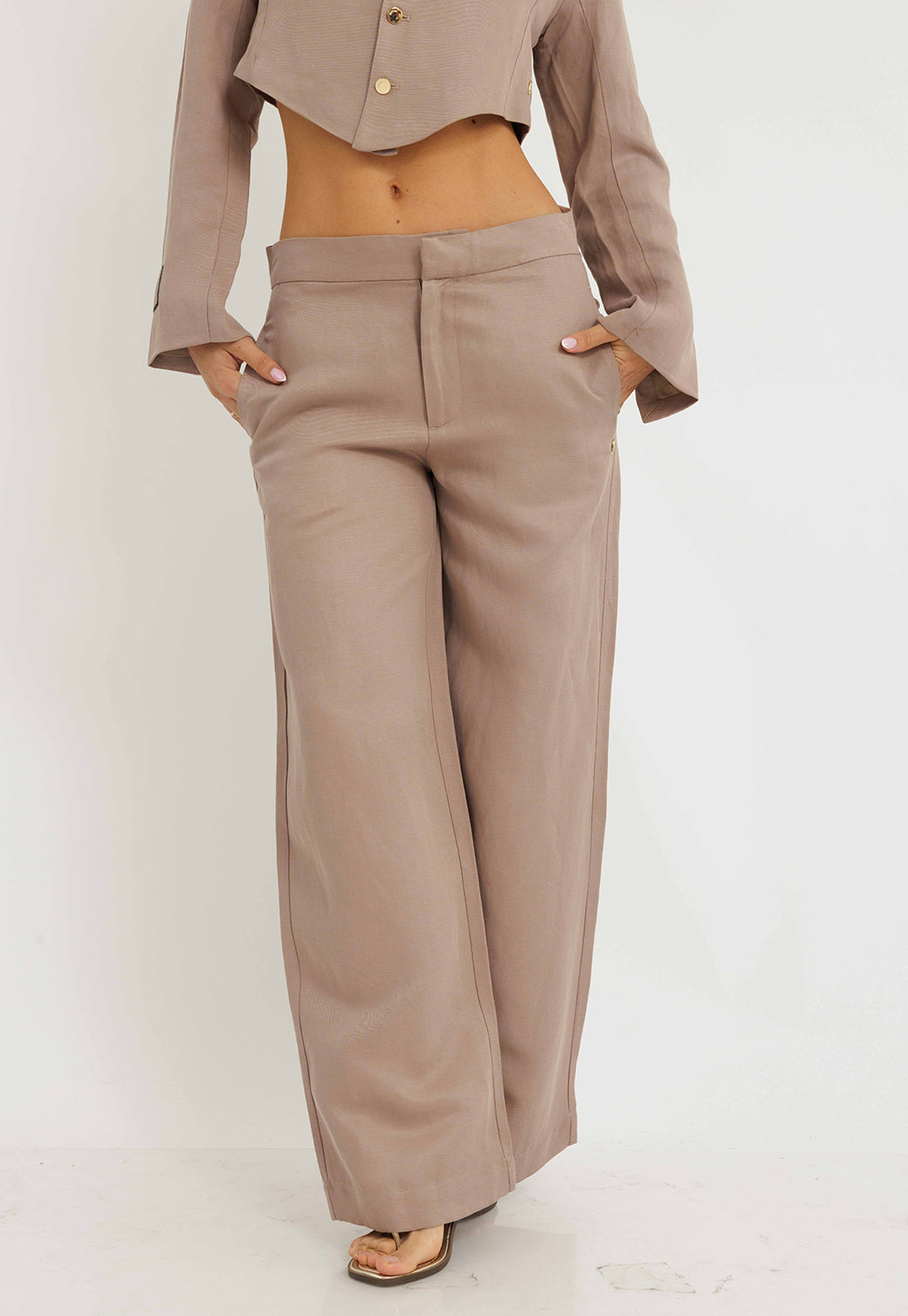 מכנסיים ארוכים לנשים מבד פשתן – חום בהיר