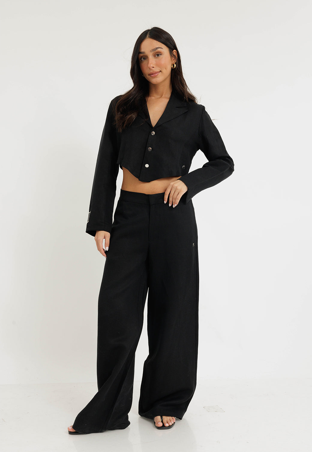 מכנסיים ארוכים לנשים מבד פשתן בצבע שחור