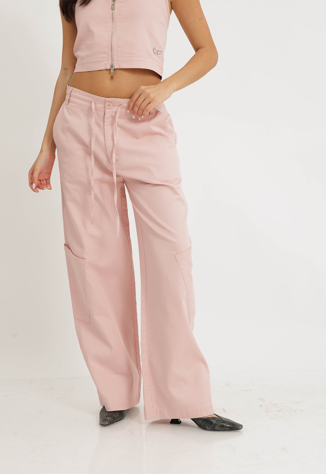 מכנסי כותנה ארוכים בגזרה רחבה בצבע ורוד