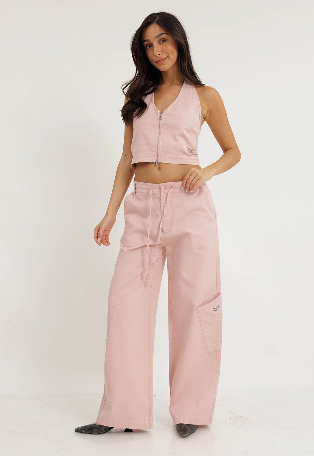 מכנסי כותנה ארוכים בגזרה רחבה בצבע ורוד