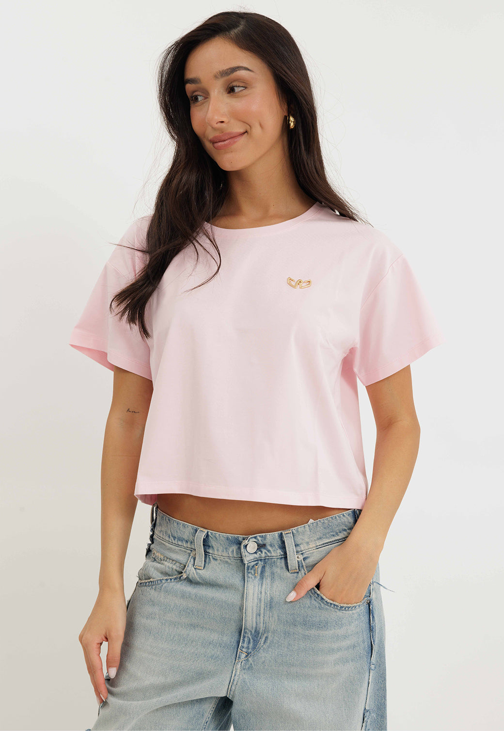 חולצת טי קצרה לנשים בצבע ורוד בהיר