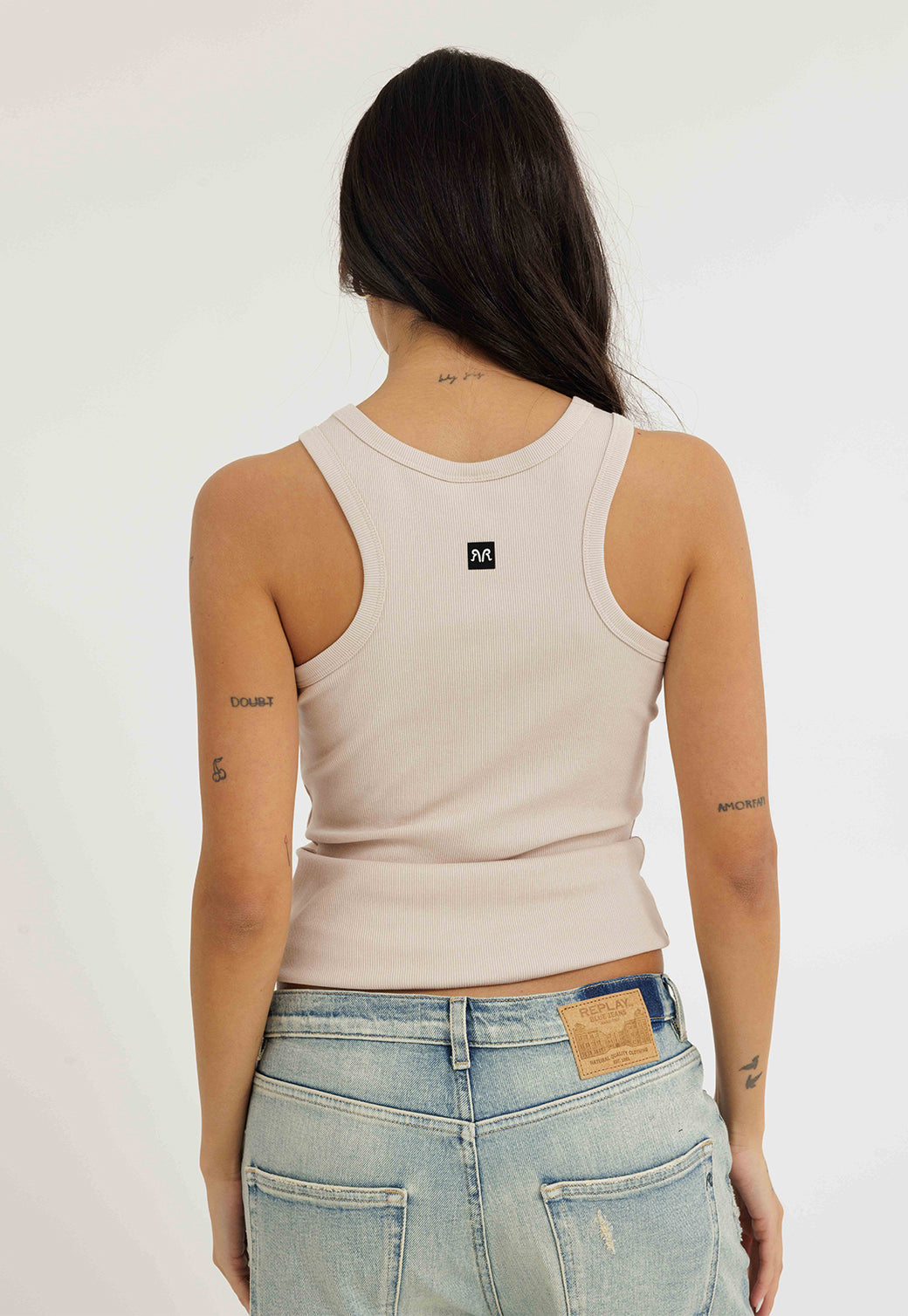 גופיית נשים בצבע לבן