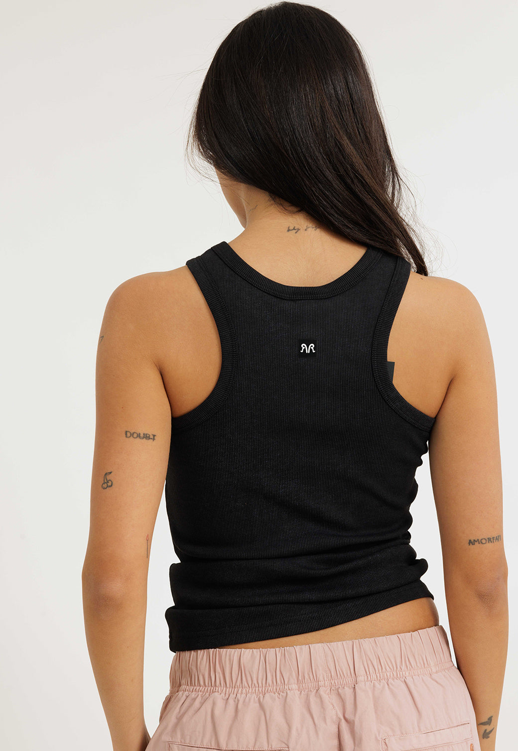 גופיית ריב לנשים בצבע שחור