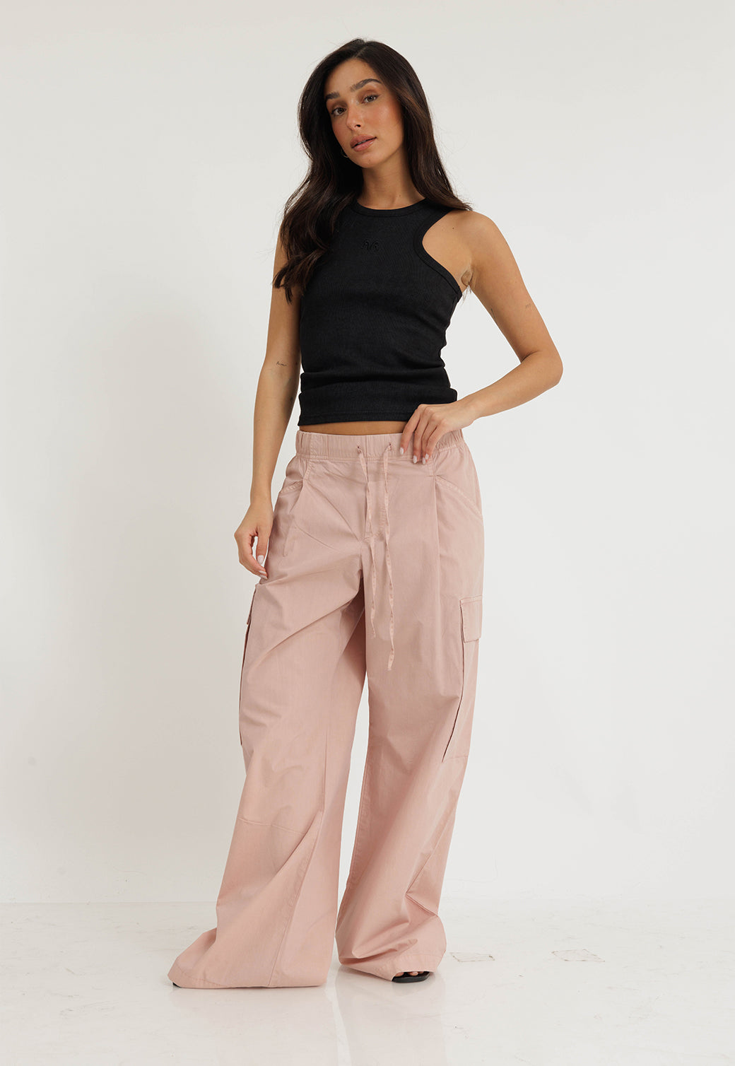 גופיית ריב לנשים בצבע שחור