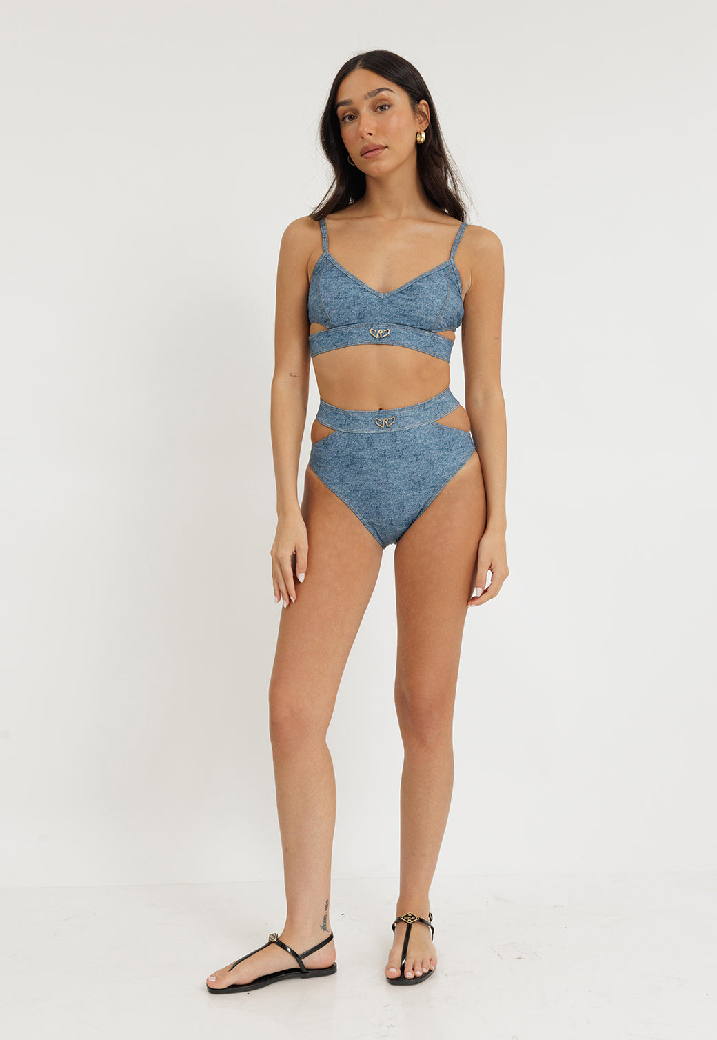 חזיית ביקיני בגוון ג'ינס עם לוגו לנשים