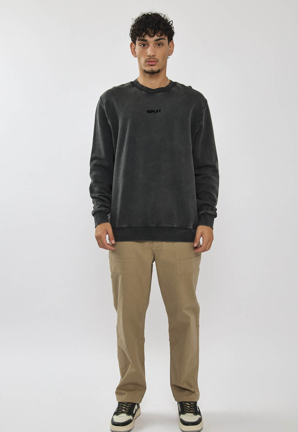 סווטשירט לגברים בצבע שחור עם הדפס