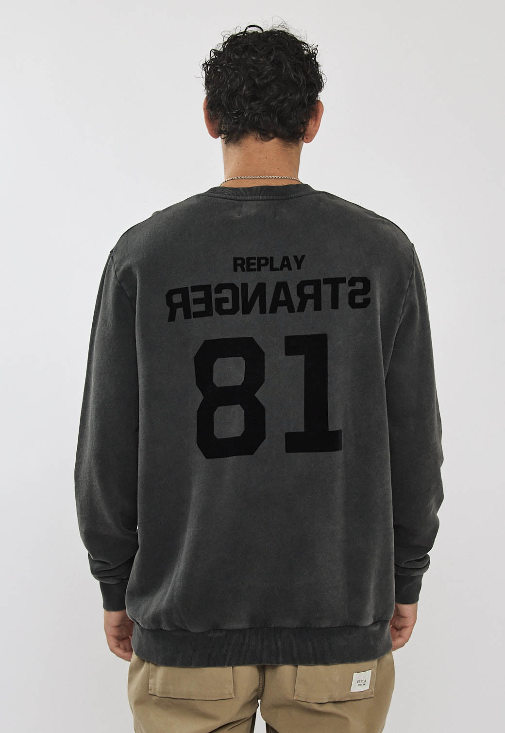 סווטשירט לגברים בצבע שחור עם הדפס