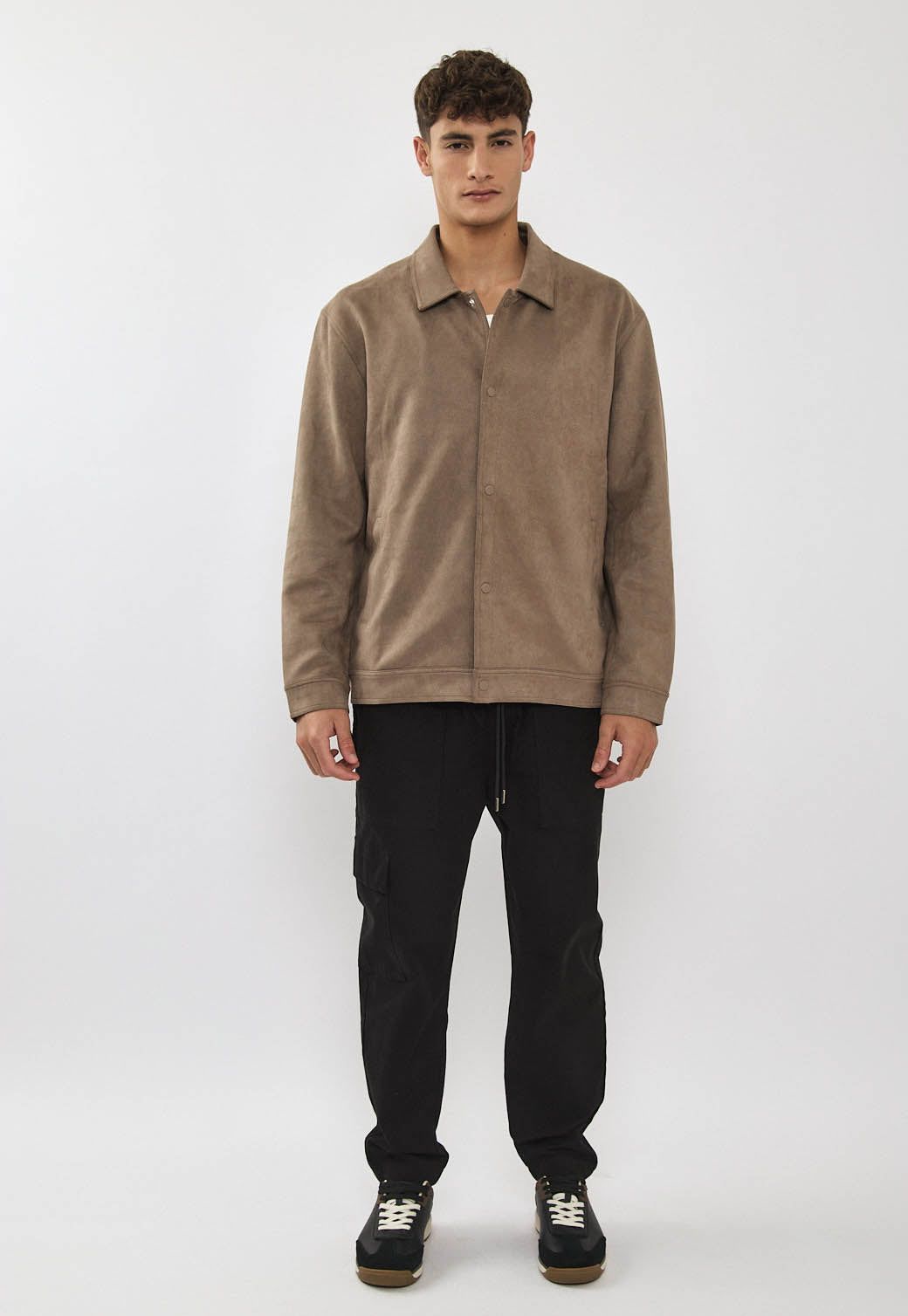 ג׳קט סוויד לגברים בצבע חום בהיר