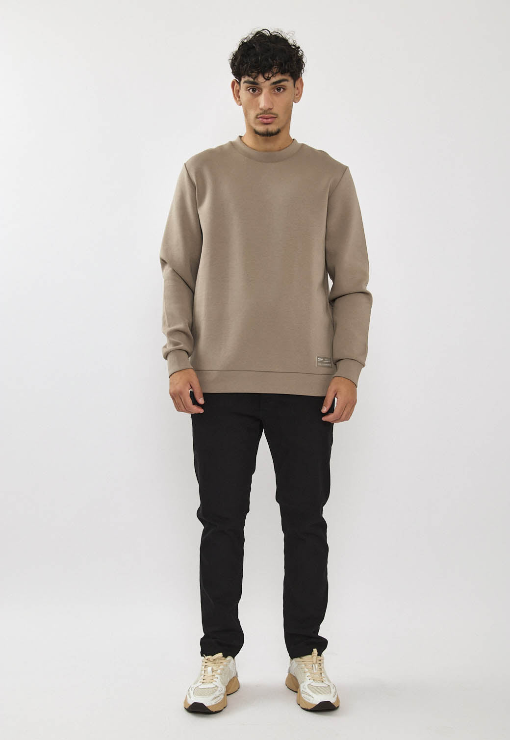 סווטשירט לגברים בצבע חום בהיר