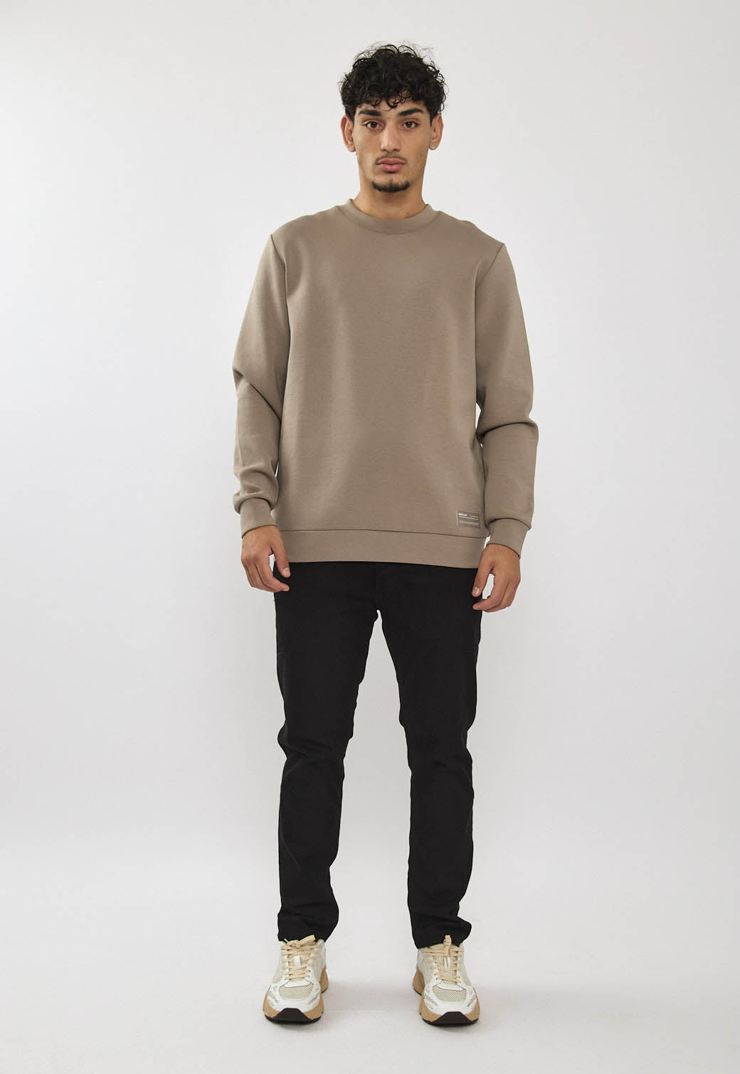 סווטשירט לגברים בצבע חום בהיר