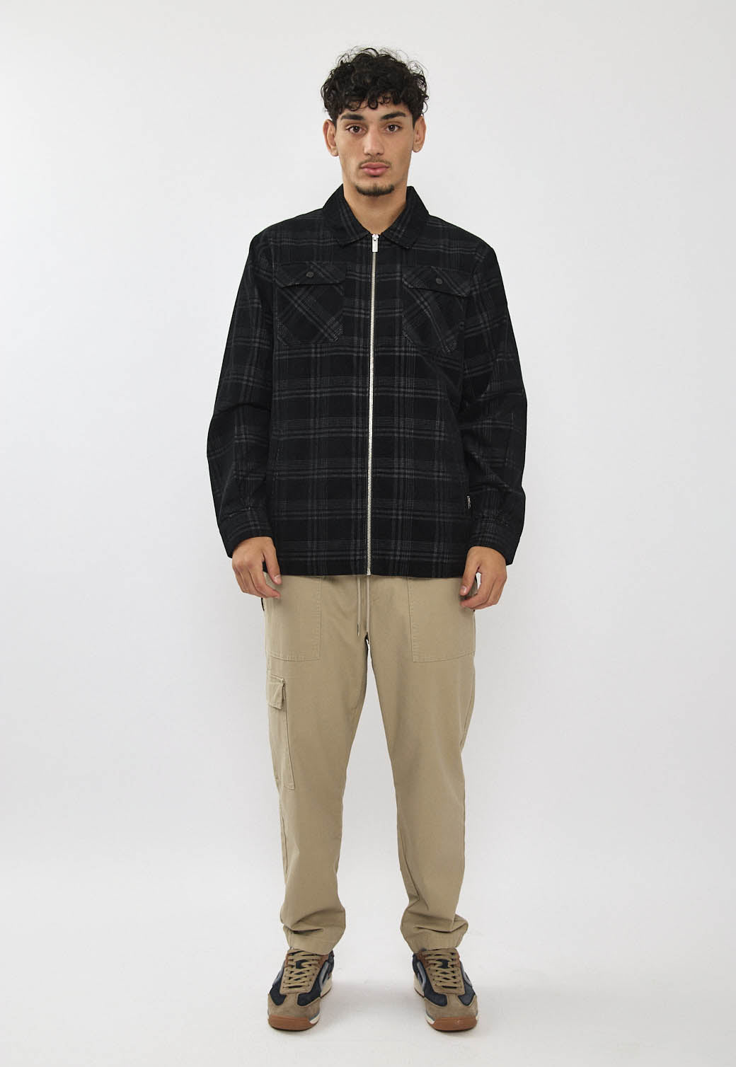 ג'קט קורדורוי לגברים בצבע שחור עם רוכסן