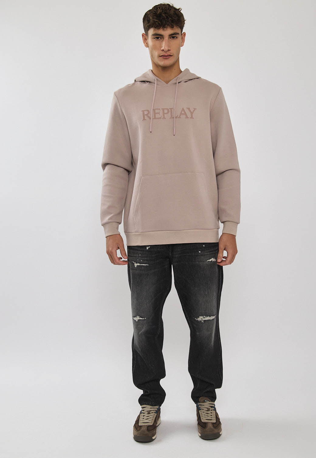 קפוצ׳ון לגברים בצבע סגול בהיר עם לוגו רקום