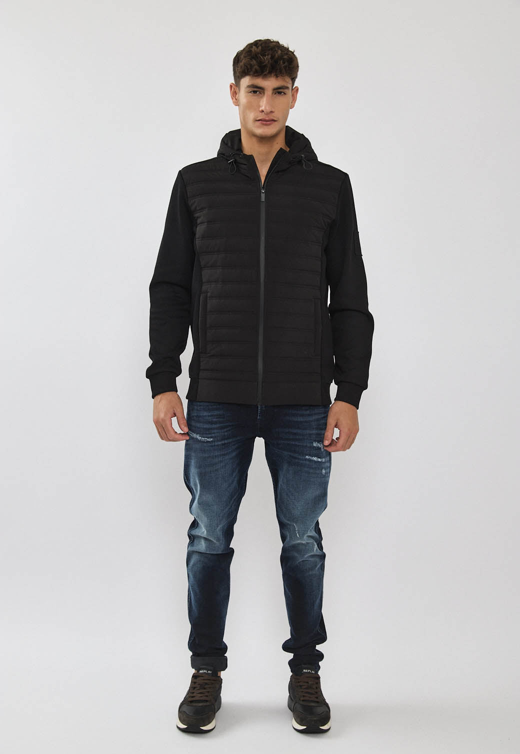 ג'קט לגברים עם רוכסן בצבע שחור