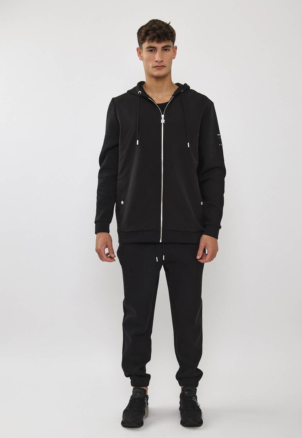 קפוצ’ון לגברים עם רוכסן בצבע שחור