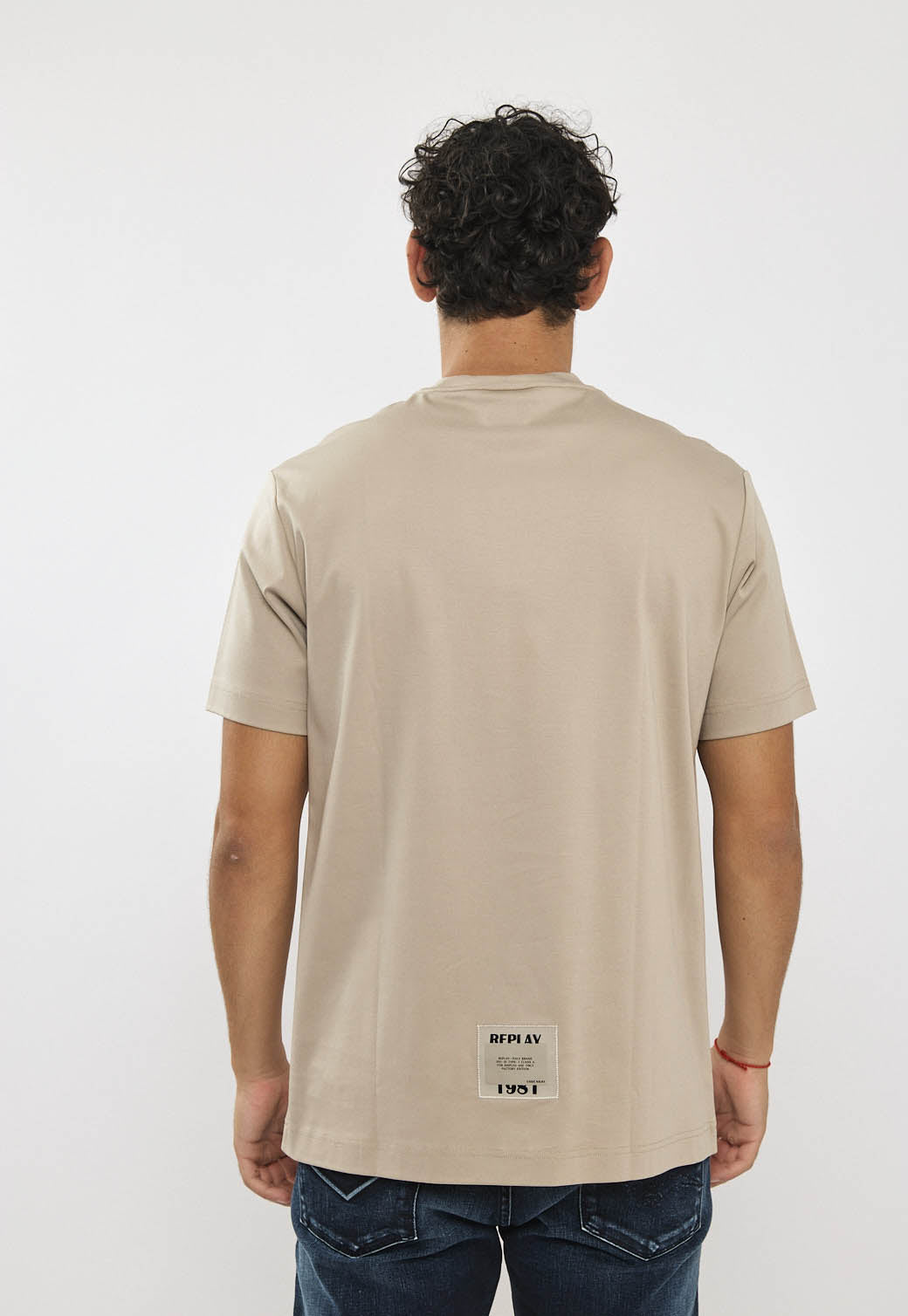 טי-שירט לגברים בצבע חול עם הדפס לוגו