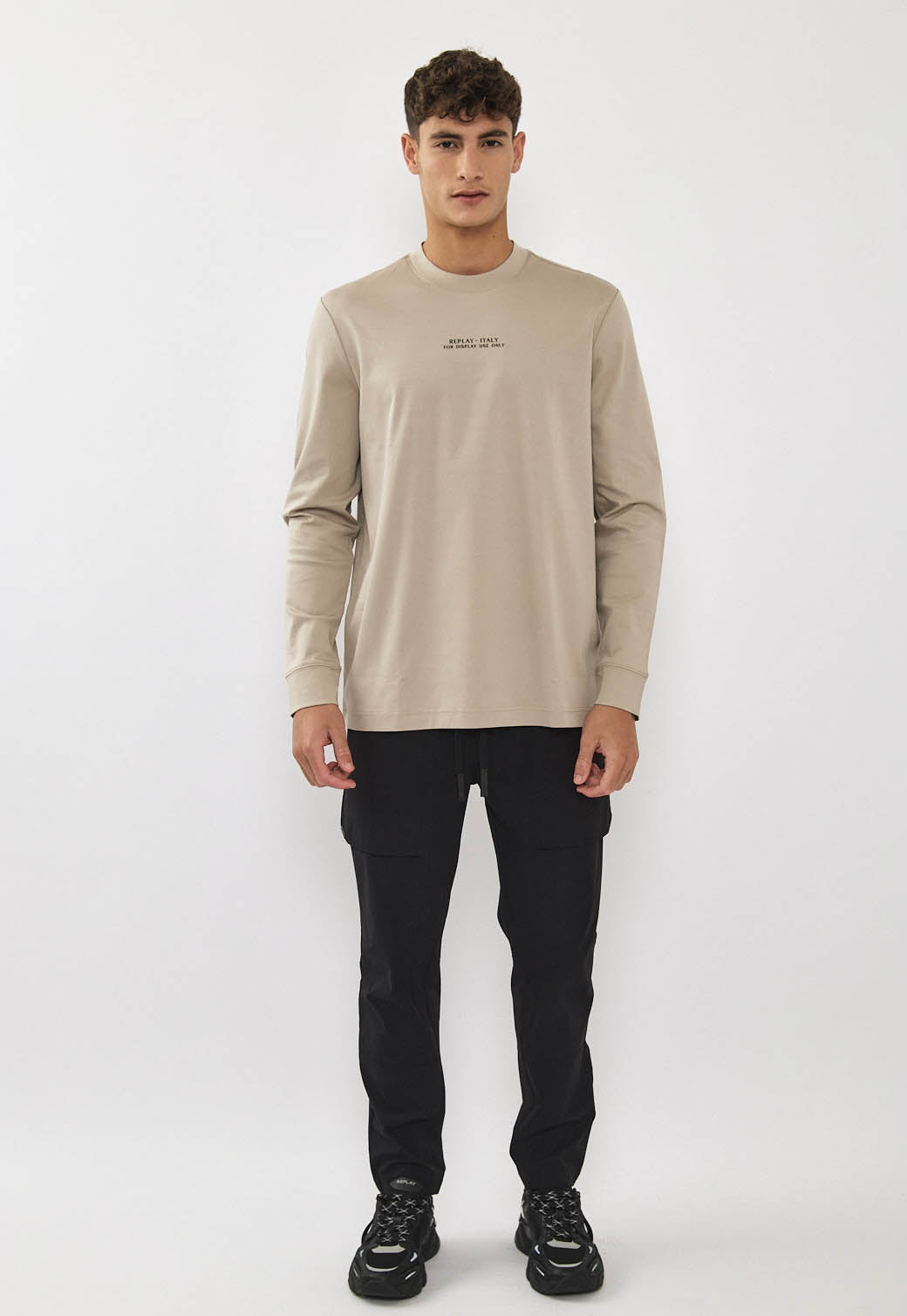 טי-שירט שרוול ארוך לגברים בצבע חול