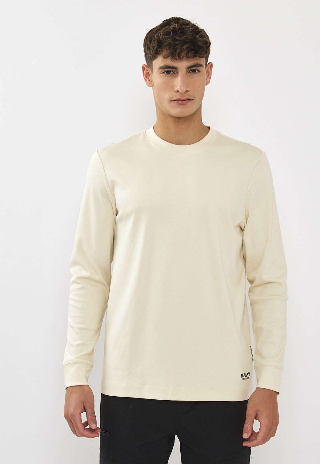 חולצה ארוכה לגברים בצבע שמנת עם הדפס בגב