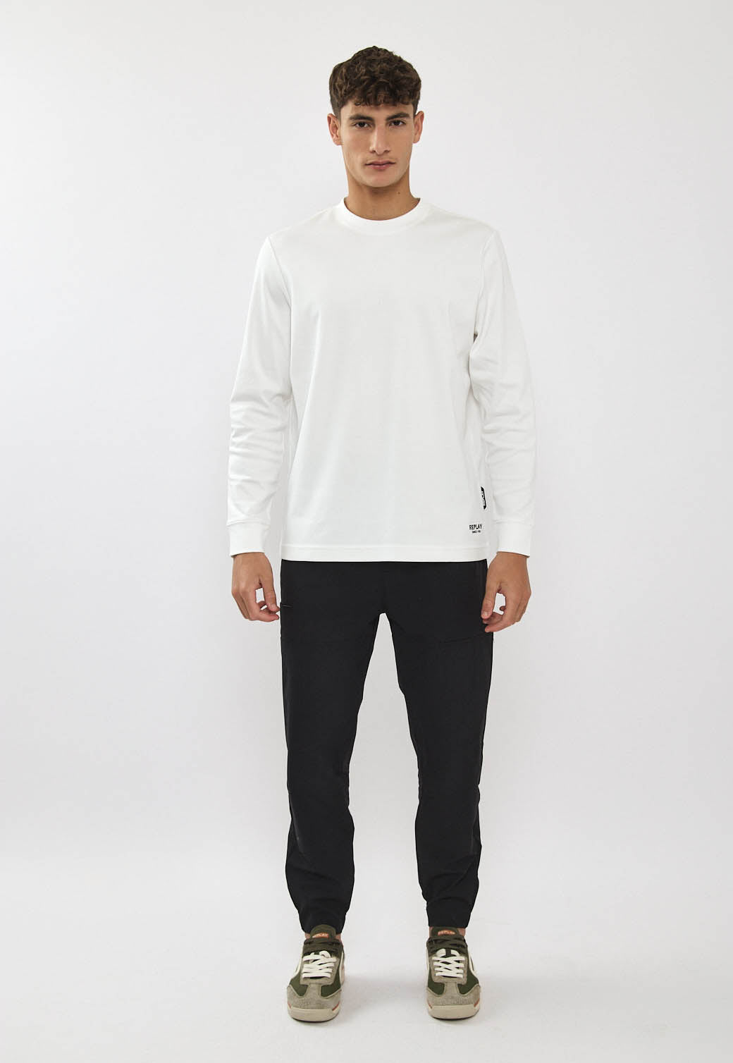 טי-שירט שרוול ארוך לגברים בצבע לבן