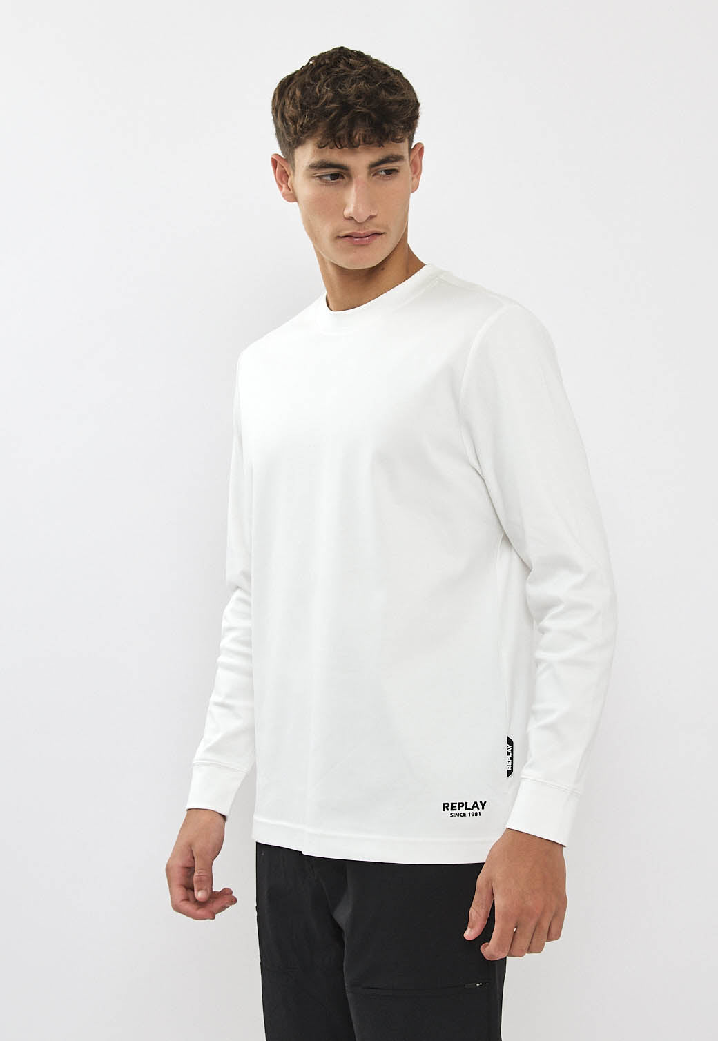 טי-שירט שרוול ארוך לגברים בצבע לבן