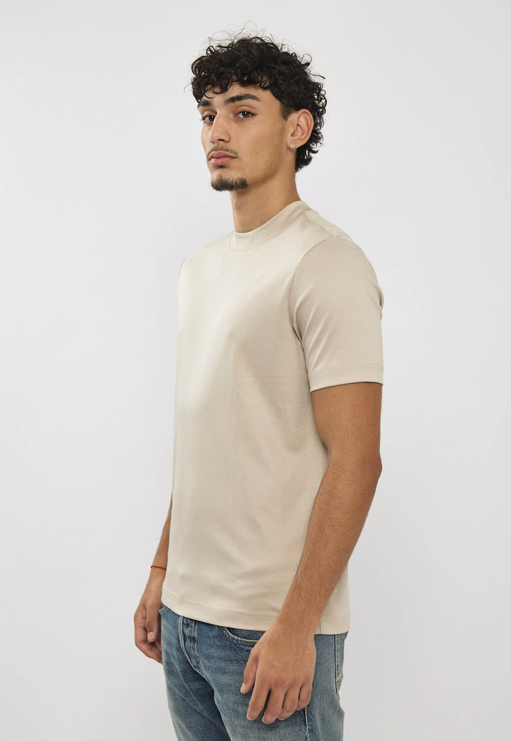 טי-שירט לגברים בצבע בז׳