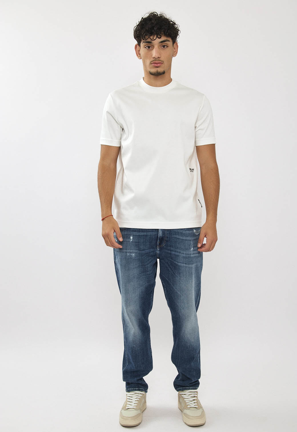 טי-שירט לגברים בצבע לבן עם הדפס בגב