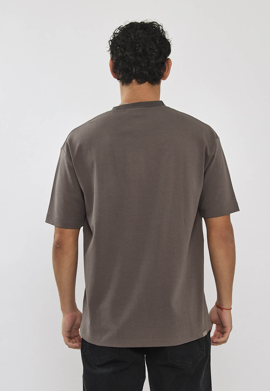 טי-שירט אוברסייז לגברים בצבע אפור
