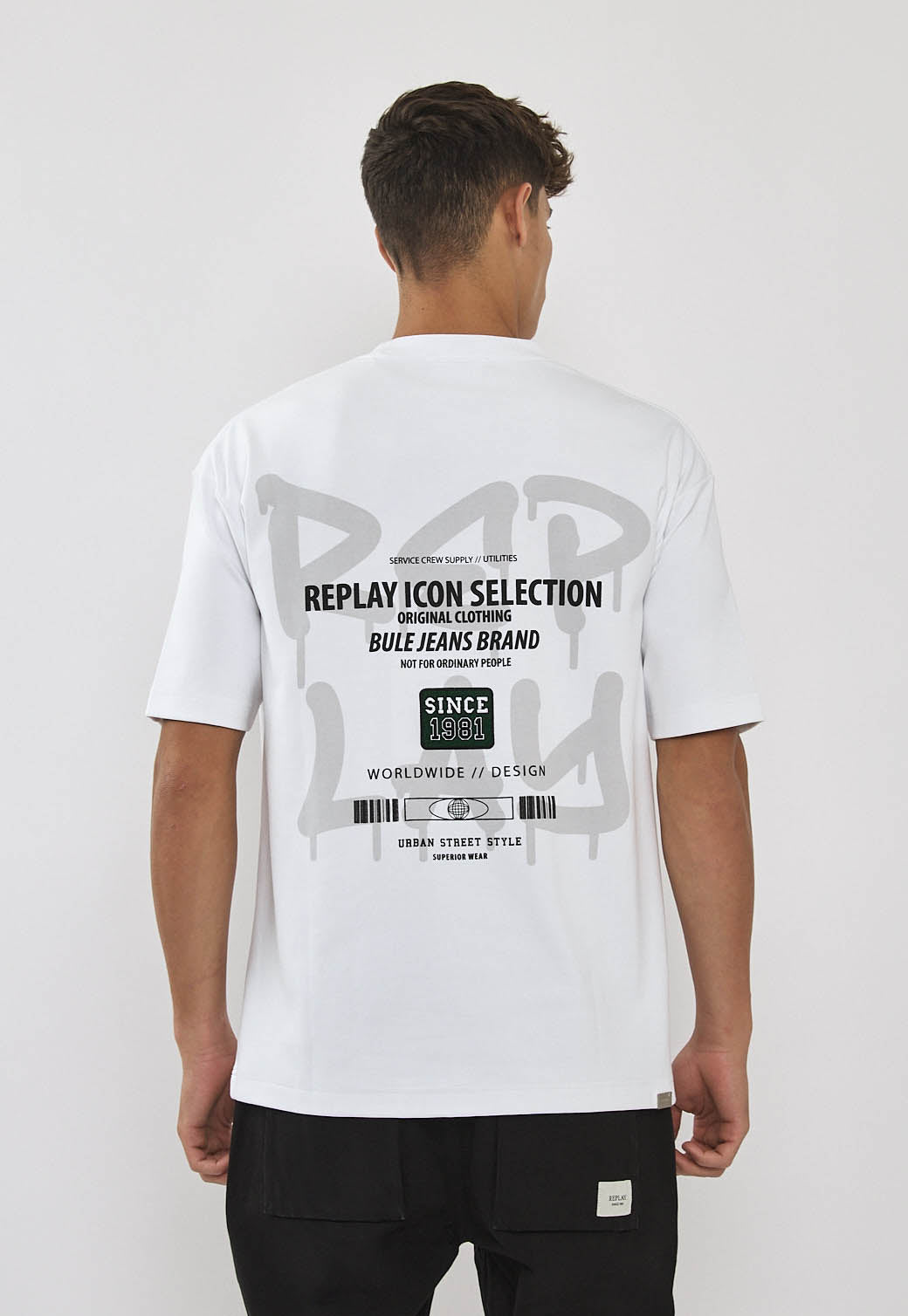 טי-שירט אוברסייז לגברים בצבע לבן עם הדפס גב גרפיטי של Replay