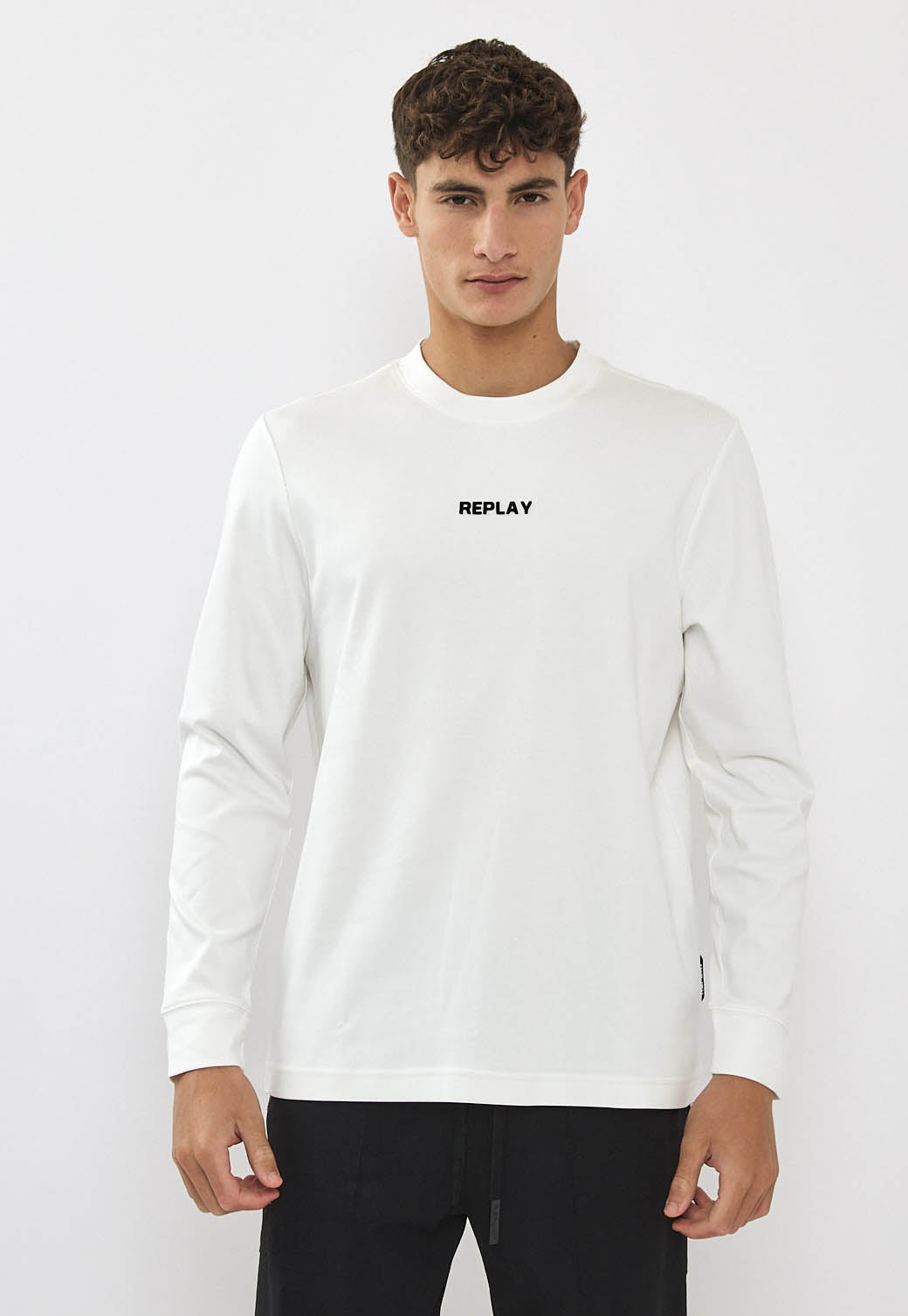 טי שירט לגברים עם שרוול ארוך בצבע לבן