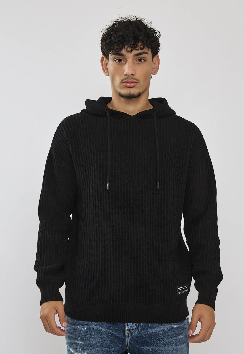 קפוצ'ון סריג לגברים בצבע שחור