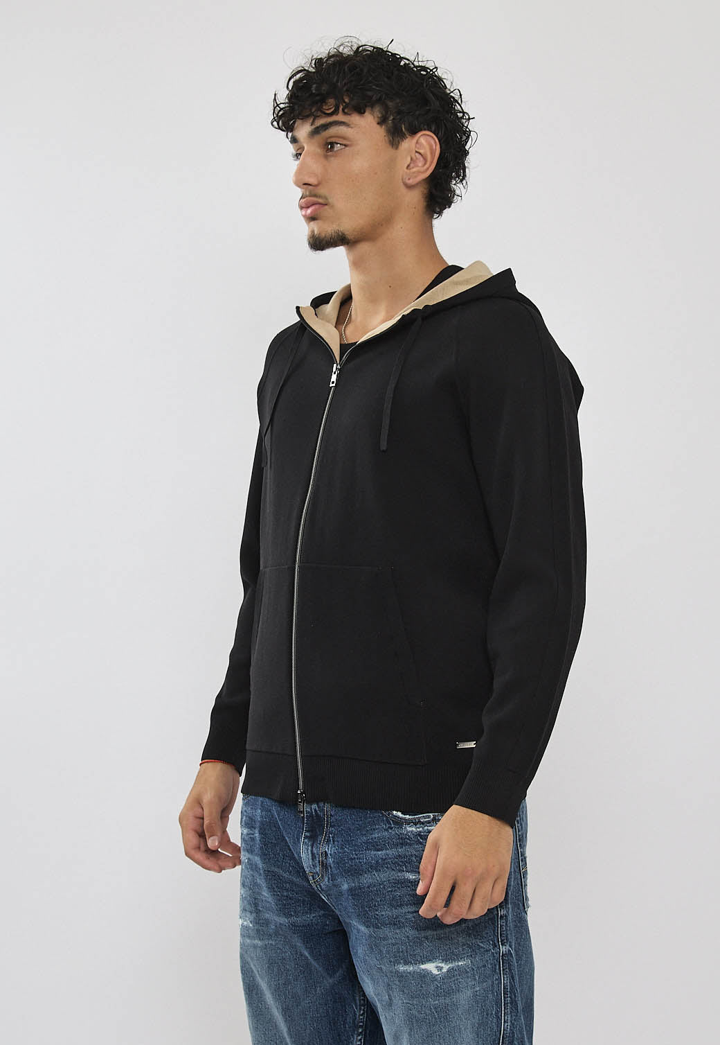 קפוצ'ון סרוג לגברים בצבע שחור עם רוכסן קדמי