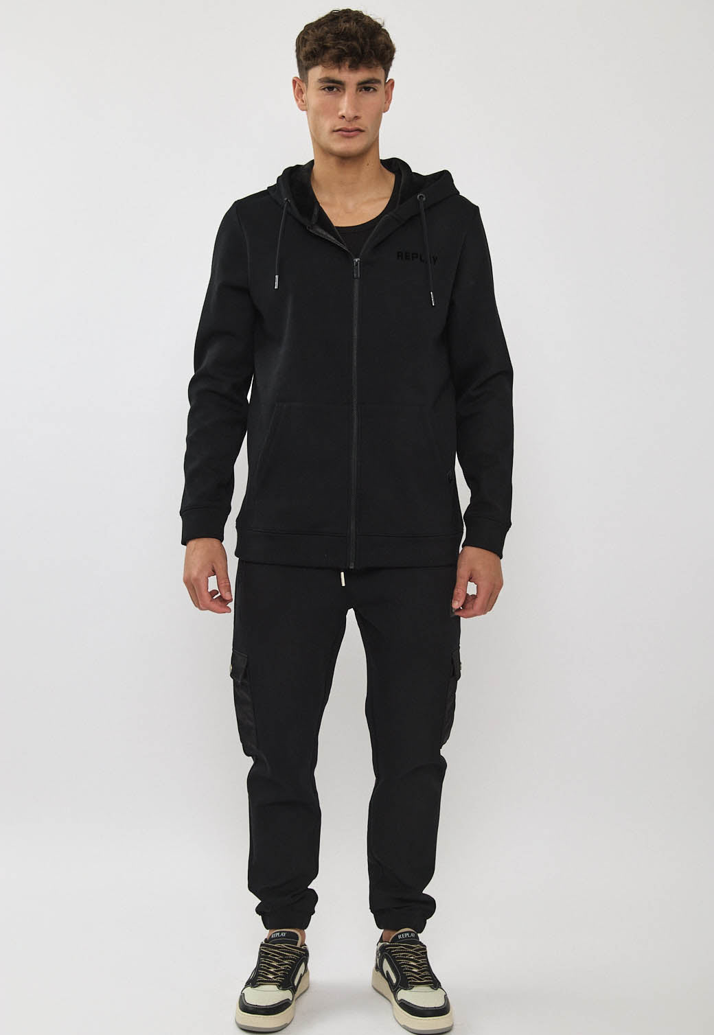 מכנסי ג׳וגר לגברים בצבע שחור