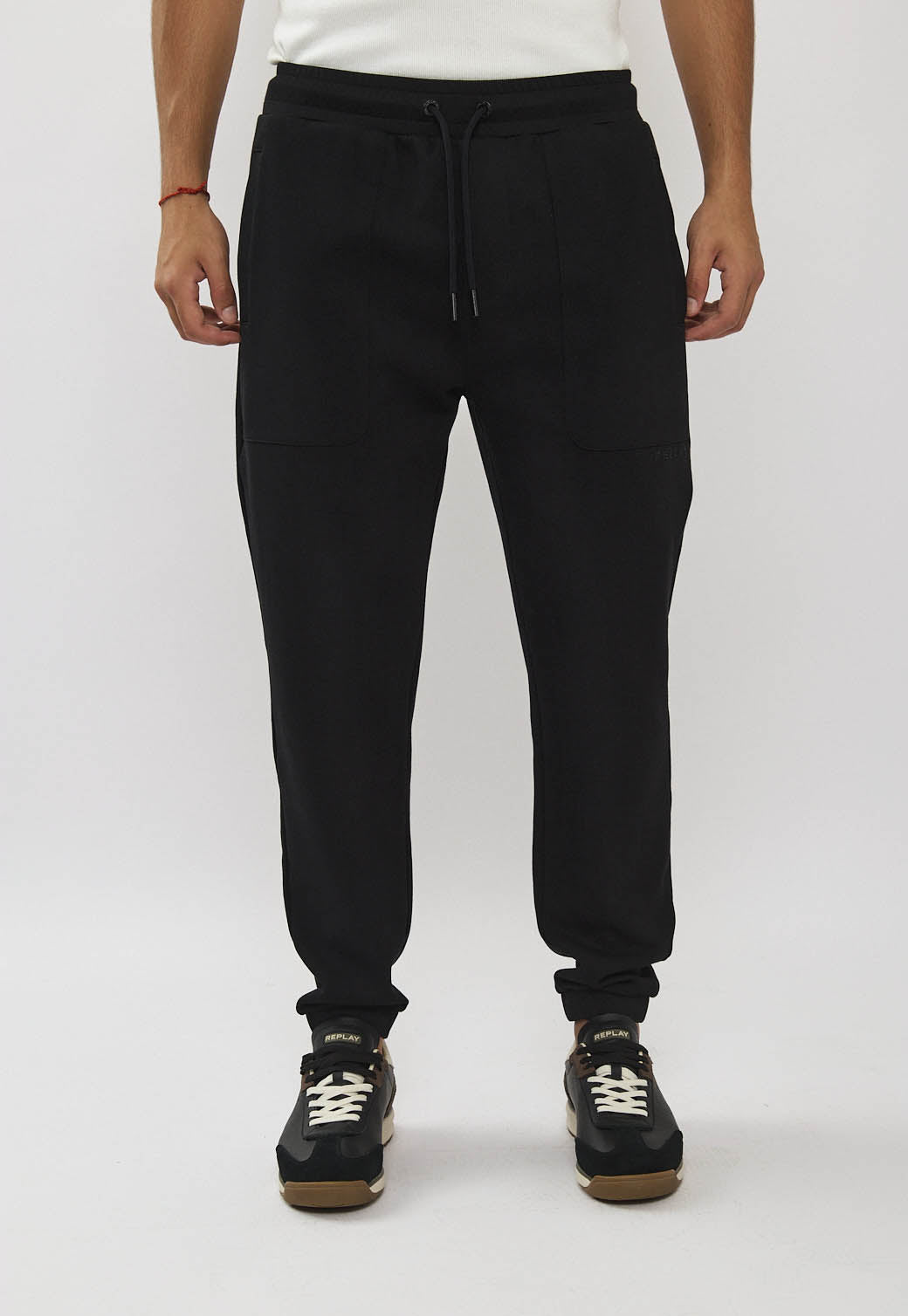 מכנסי ג׳וגר לגברים בצבע שחור