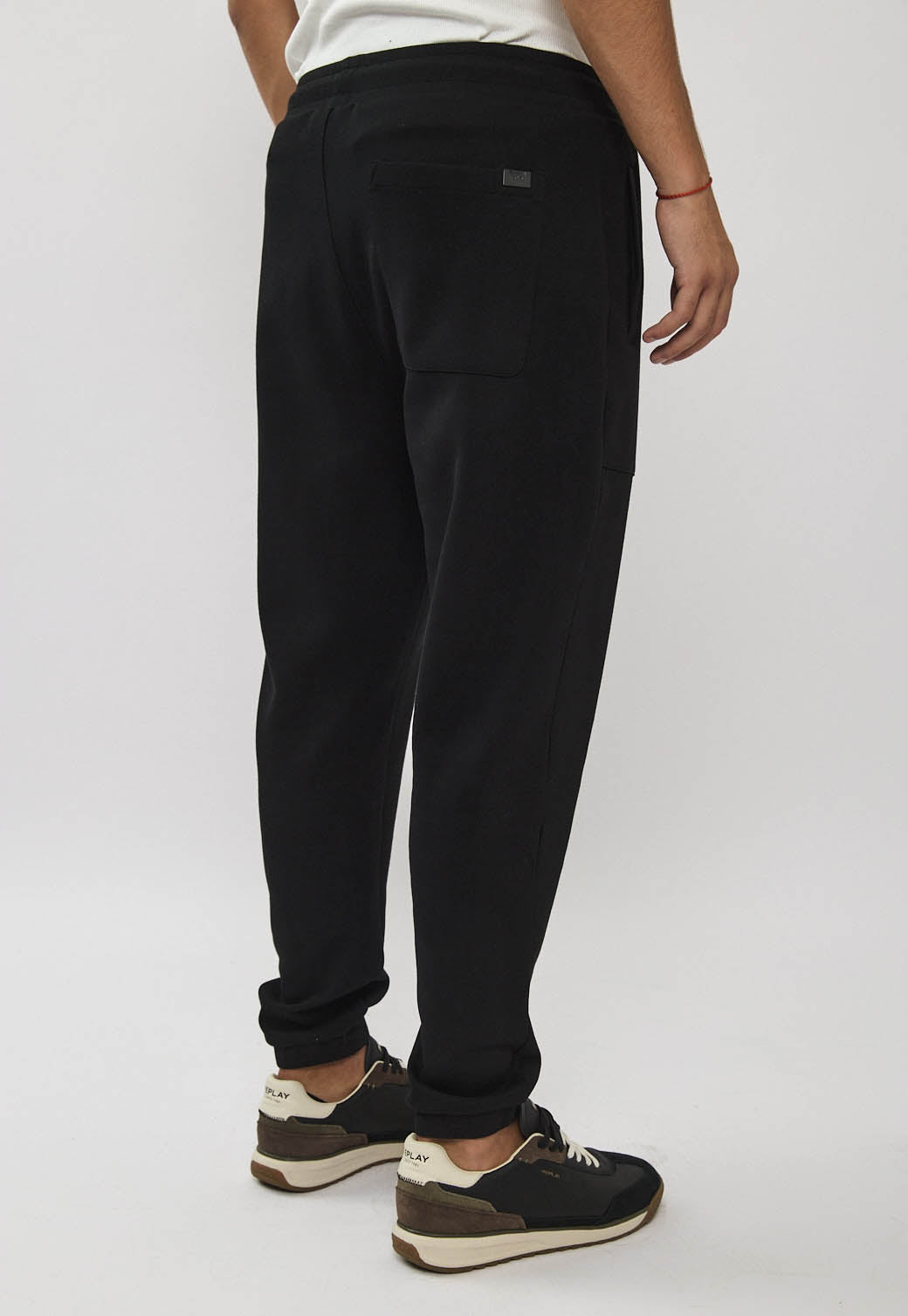 מכנסי ג׳וגר לגברים בצבע שחור