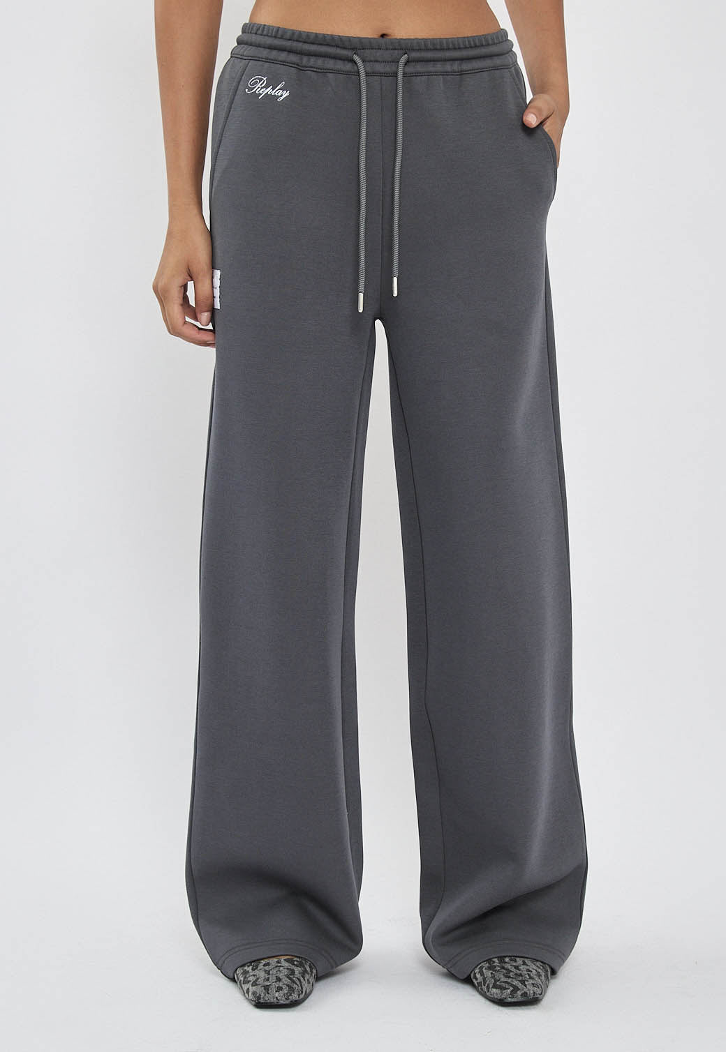 מכנסי טרנינג לנשים INTERLOCK בצבע אפור