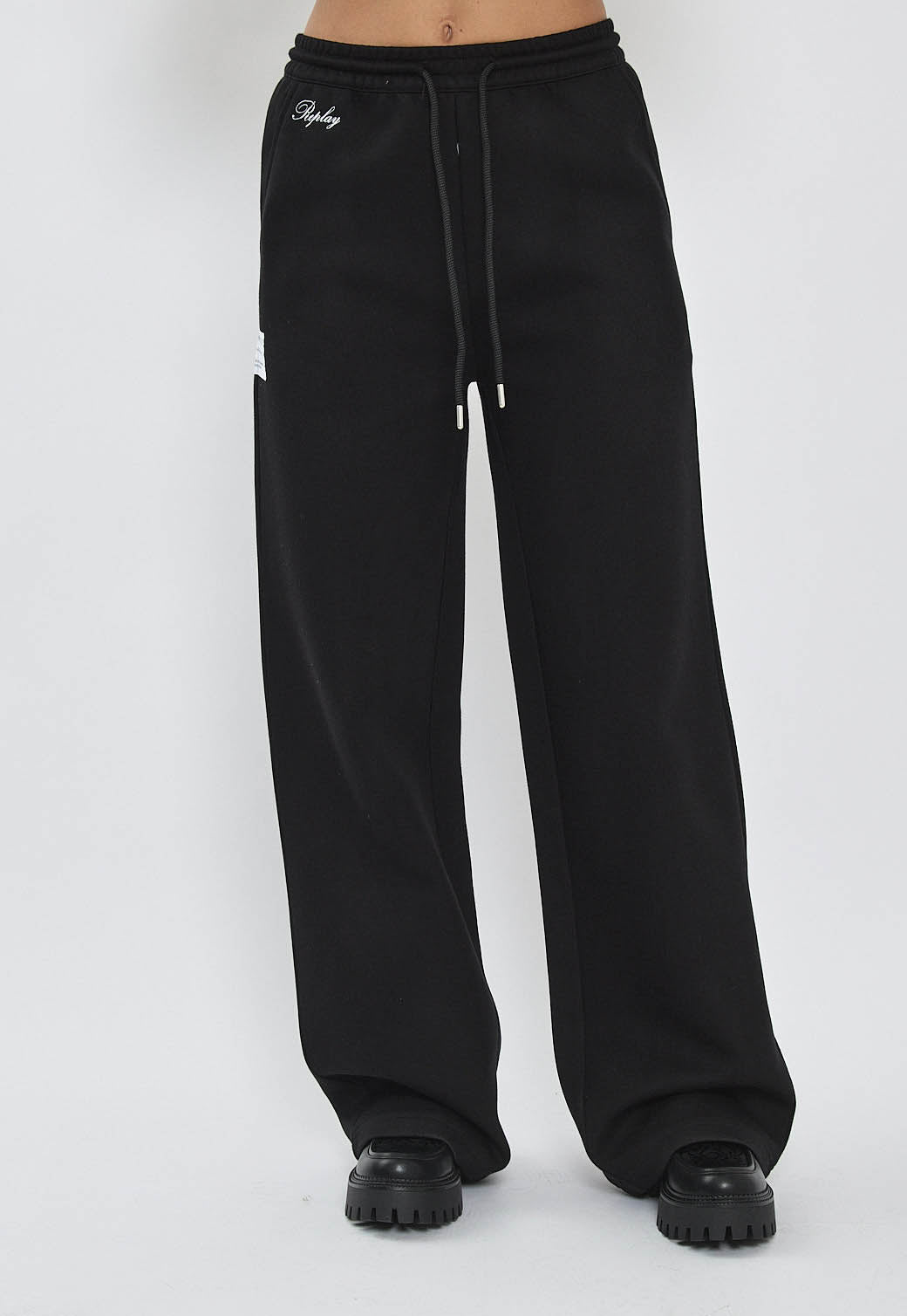 מכנסי טרנינג לנשים INTERLOCK LONG PANTS בצבע שחור