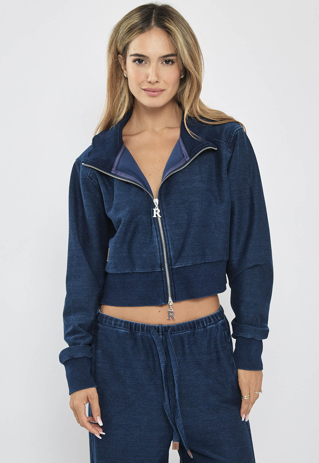 ג׳קט דנים לנשים בצבע כחול כהה עם רוכסן