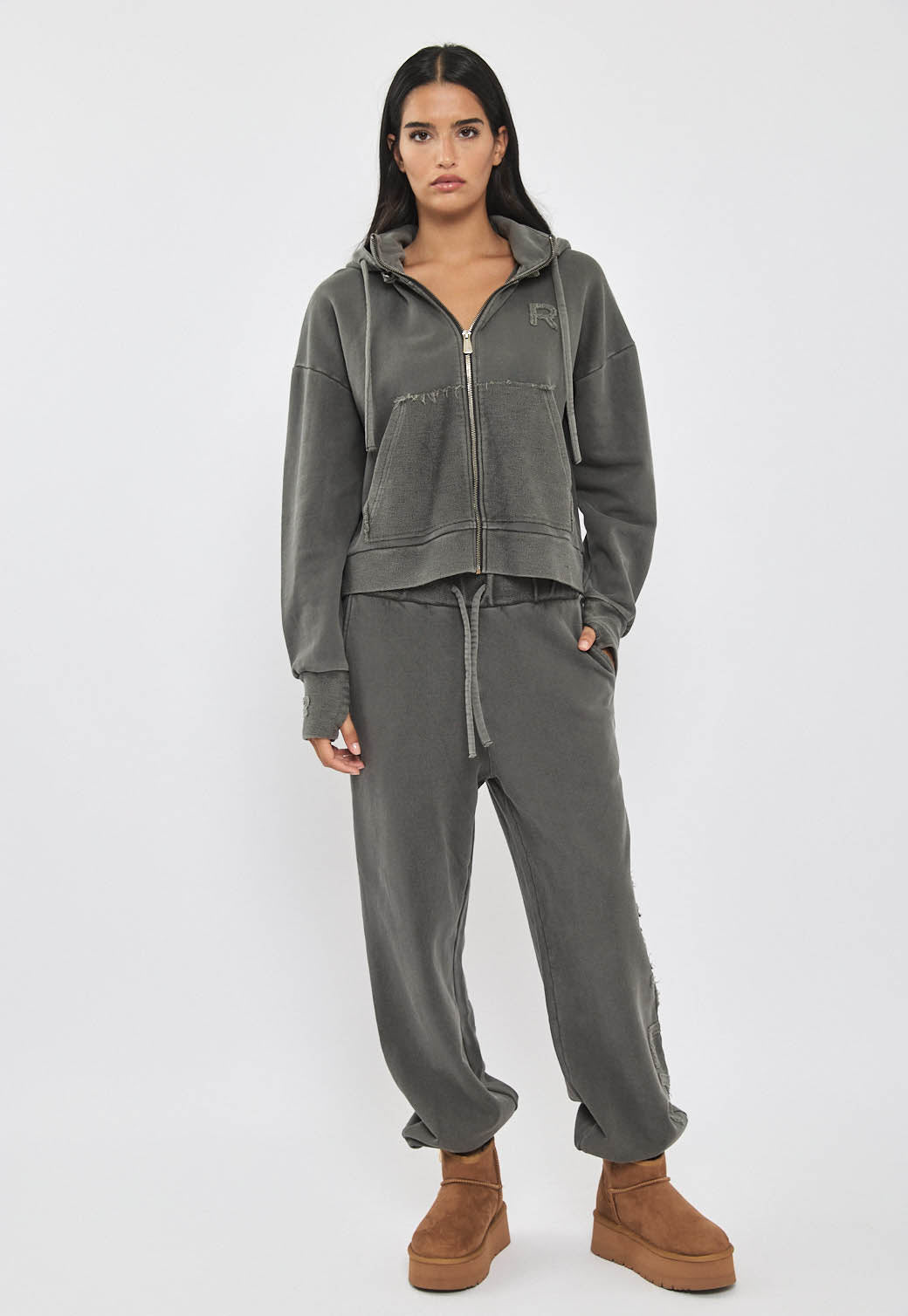 קפוצ'ון רוכסן לנשים בצבע אפור בהיר