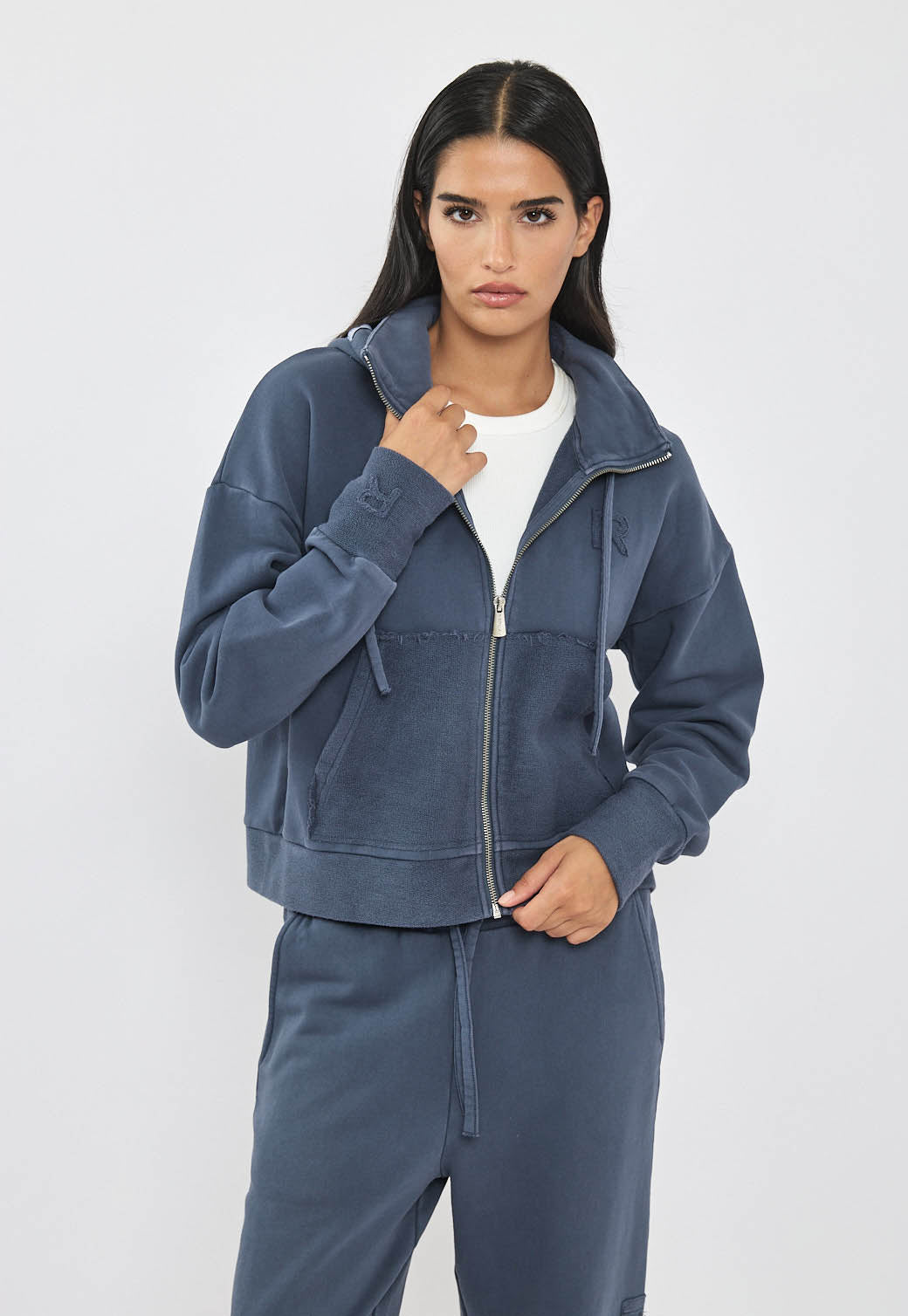 קפוצ'ון רוכסן לנשים בצבע אינדיגו