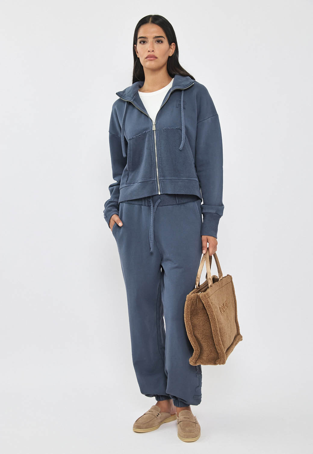 קפוצ'ון רוכסן לנשים בצבע אינדיגו