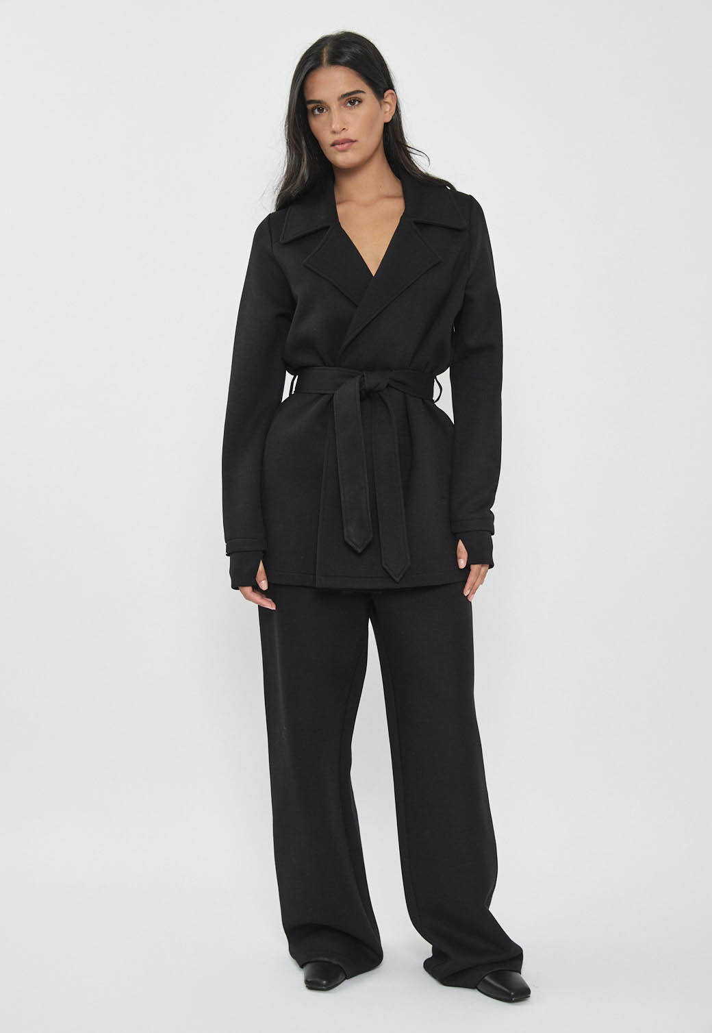 מכנסי טרנינג רחבים לנשים בצבע שחור