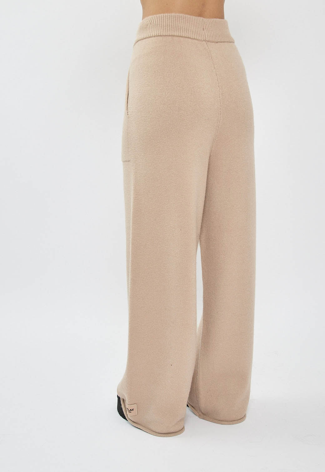 מכנסיים רחבים ארוכים לנשים בצבע בז'