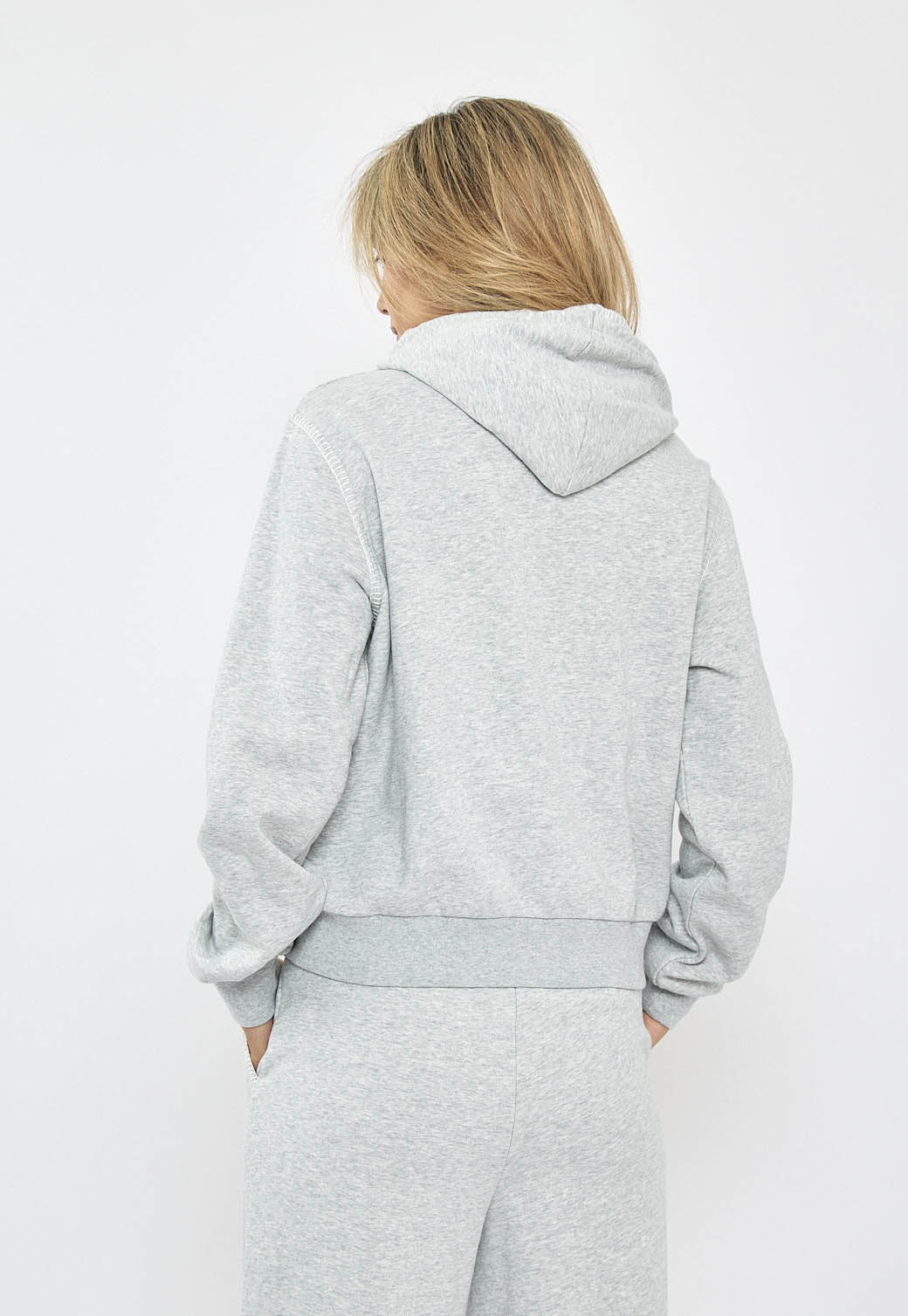 קפוצ’ון לנשים W CVC בצבע אפור