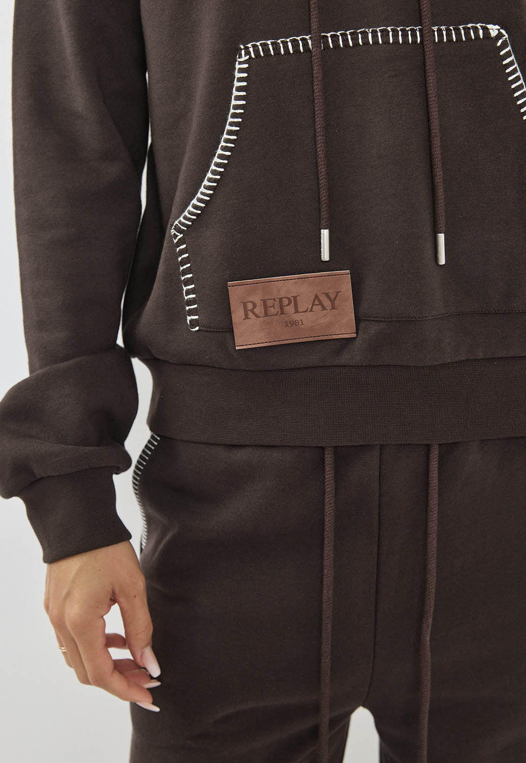 קפוצ'ון לנשים HOODED SWEATSHIRT בצבע חום